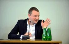 Michał Tusk zastępcą dyrektora w urzędzie marszałkowskim - po 3 miesiącach pracy