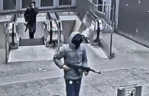 S---------a w metrze w Brukseli. Trwa akcja policji