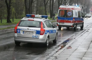 Kierowcę karetki zatrzymała policja. Oburzony złożył skargę do komendanta