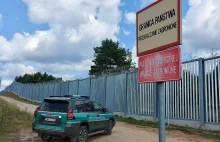 Stan polskiego żołnierza rannnego na granicy stabilny. Migrant zaatakował nożem.