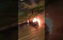 Kierowca spłonął w elektryku Xiaomi, oczywiście nie dąło się otworzyć drzwi