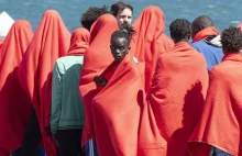 Co dzieje się z migrantami po dotarciu na Wyspy Kanaryjskie?