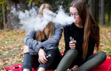 Porachunki nastolatków i E papierosy