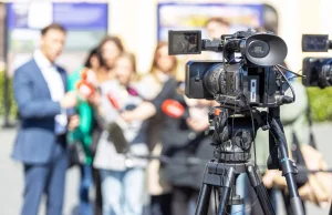 UE chce walczyć z dezinformacją w mediach publicznych. Węgry zapowiadają weto.