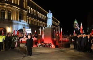 Kaczyński na miesięcznicy: UE ma doprowadzić do "anihilacji" Polski