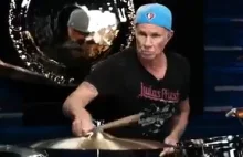 Perkusista zagrał ze słuchu klasyk "30 Seconds to Mars" [WIDEO] | Filmiki.tv