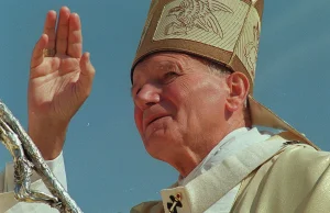 Jan Paweł II nie uratuje polskiego Kościoła? "O jedną kremówkę za daleko"