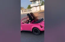 Stylowy różowy kabriolet - BarbieCar