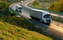 Rząd wprowadza zakaz wyprzedzania dla ciężarówek - RMF 24