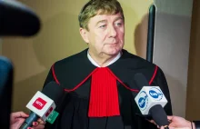 Przeszukanie .... Śledczy szukają nalewek z dzikiej róży