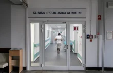 Znikający fentanyl, cieknący dach i zardzewiałe instalacje.