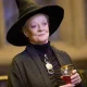 Dame Maggie Smith nie żyje.