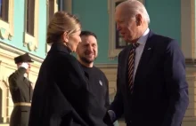 Tak Biden przywitał się z Zełenską. Moment uchwyciły kamery
