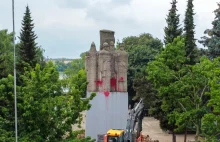 Wyburzono sowiecki pomnik w Nowogardzie