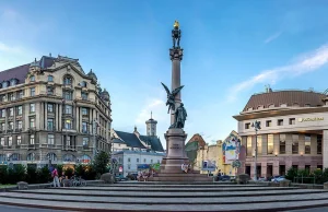 We Lwowie ukraińcy planują przesunąć pomnik Mickiewicza.