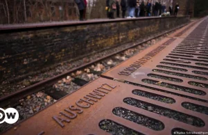 Der Spiegel: rząd RFN wspiera wizyty młodzieży w Auschwitz