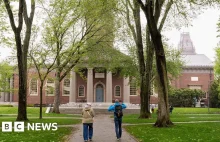 Trump wyrzuca wszystkich zagranicznych studentów z Harvardu
