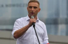 Prześwietlamy sieć Roberta Bąkiewicza. Oficjalnie nie ma prawie nic, ale żyje do