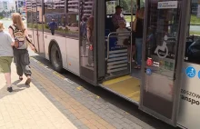 Rzeszów: Szarpanina w autobusie. Nastolatek zaatakował kontrolera