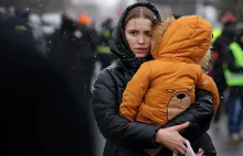 Młode kobiety i "pracujący w domu" to główni przeciwnicy ukraińskich uchodźców