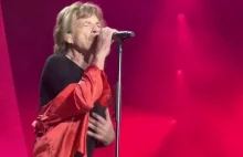 79-letni Mick Jagger skacze po scenie jak nastolatek