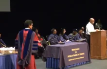 Ceremonia wręczenia dyplomów na prestiżowym uniwersytecie w Berkeley