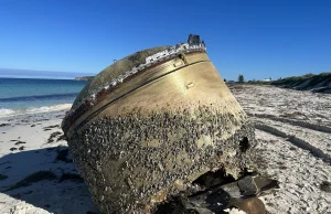 Tajemniczy obiekt na plaży w Australii. Może pochodzić z kosmosu - o2 - Serce In