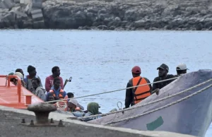 Migranci uratowani u wybrzeży El Hierro wrzucili kilka ciał do morza