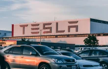 Electrek: Tesla zwolni ponad 14,000 pracowników. Tak kryzys trawi branżę elektry