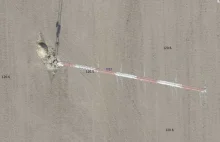 Niezidentyfikowany maszt w szczerym polu