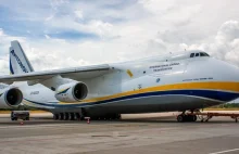 Największy samolot świata na łódzkim lotnisku