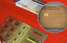 Niemcy wprowadzają drewniane karty płatnicze. Celem ograniczenie plastiku