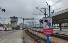 Kraków. Ukraińcy układali kamienie na torach kolejowych