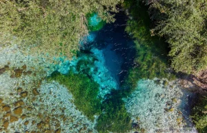 Blue Eye - niezwykłe oczko wodne w Albanii