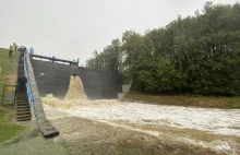 Sołtys mówi, co robią ludzie na zaporze. "Niepojęte"