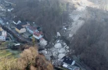 Austria. Ogromny głaz znisczył dom. Zagrożone kolejne -