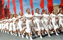 Jak za Stalina. Putin wraca do tradycji sportowych parad na Placu Czerwonym