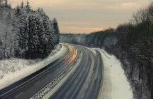 Praktyczne porady dotyczące prowadzenia samochodu w zimę