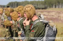 Białorusini ćwiczą desant w pobliżu granicy z Polską