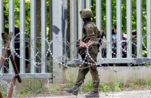 Rząd cofa zapis chroniący żołnierzy w przypadku siłowego forsowania granic