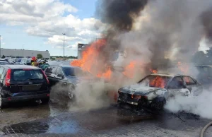 Gdańsk: Pożar przy lotnisku. Płonęło 11 aut.