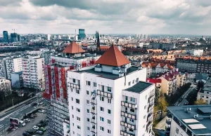 Basztobloki w Katowicach: piramidki wczesnego postmodernizmu. A zamek w Krakowie