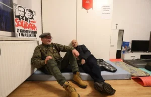 Rotacyjny, kilkudniowy strajk głodowy w obronie Wąsika i Kamińskiego
