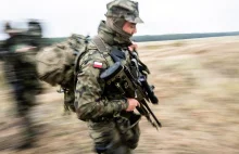 Błaszczak: Już mamy więcej żołnierzy WOT niż planuje mieć Siemoniak | TVP INFO