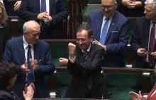 Skazany prawomocnie przestępca Mariusz Kamiński w sali plenarnej Sejmu
