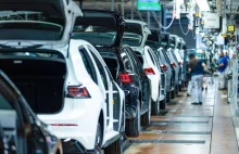 UE podtrzymuje stanowisko o zakazie sprzedaży samochodów spalinowych po 2035