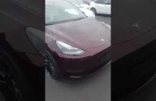 Nowoczesny samochód bez silnika Tesla