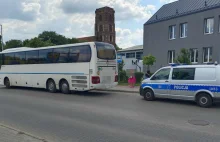 Policjanci z Gostynia dopuścili do przewozu dzieci niesprawny autobus.