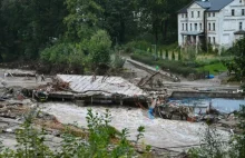 22-latek poskarżył się na bezczynność władz ws. powodzi. Został zatrzymany.