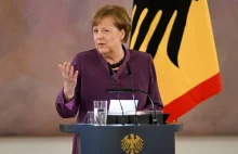Telegraph: Niemcy rezygnują z polityki migracyjnej Angeli Merkel.
